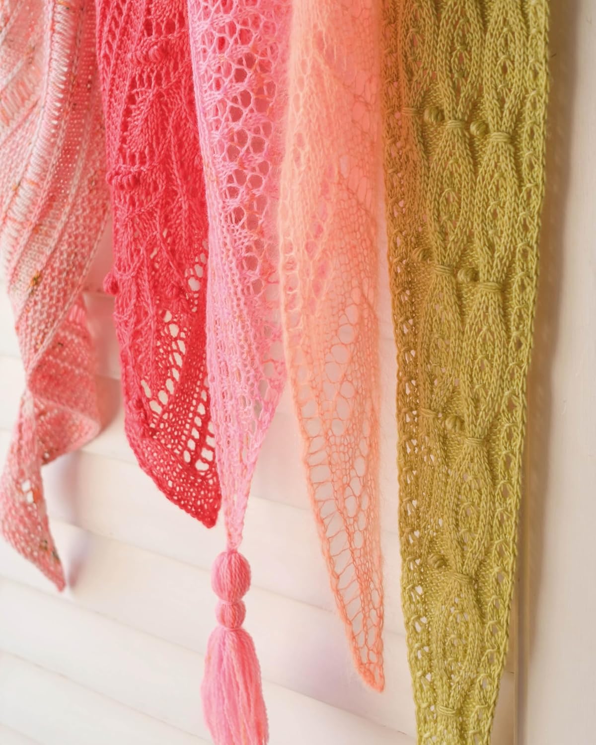 One Skein Knitting: 18 knitting patterns for single skeins of yarn