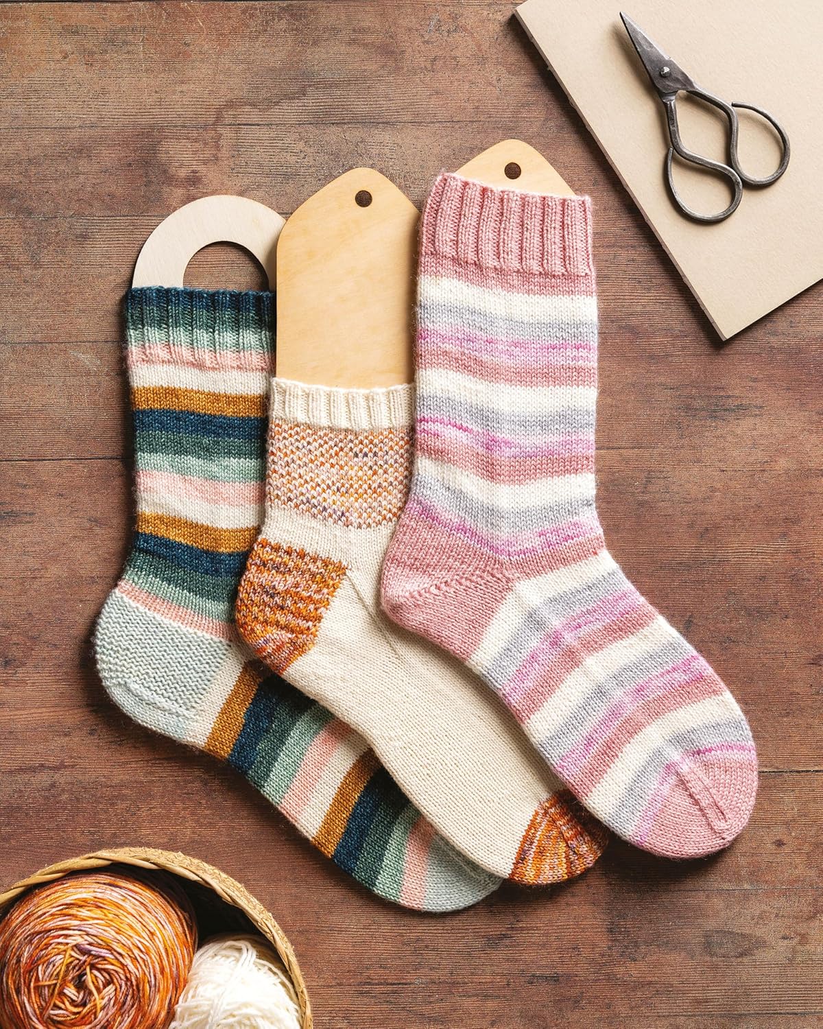 No Fear Sock Knitting: Take the worry out of sock knitting with this beginner's guide by Denise DeSantis