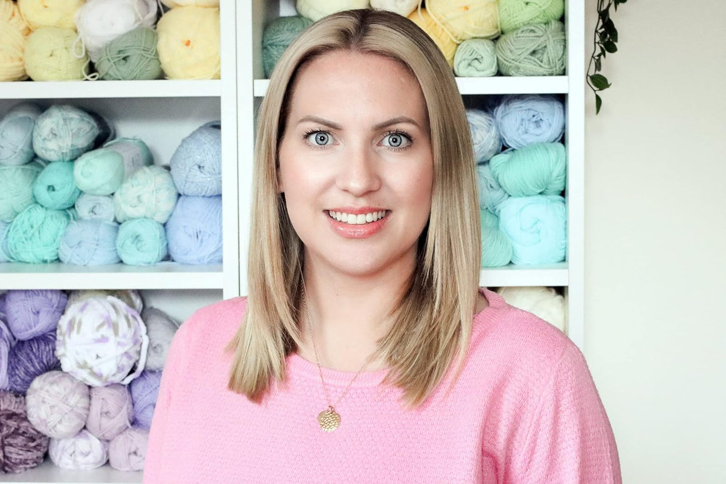 Bella Coco’s Crochet Stitch Card Deck: A pocket stitch library in 52 cards