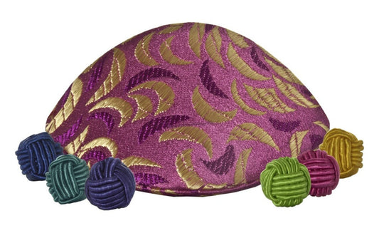 HIyaHiya Dumpling Case with Six Yarn Ball Stitch Markers
